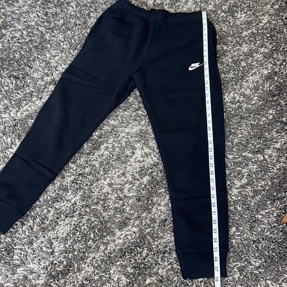 New NIKE Sportswear Standard Fit Tapered Leg Club Fleece Joggers - Picture 7 of 16